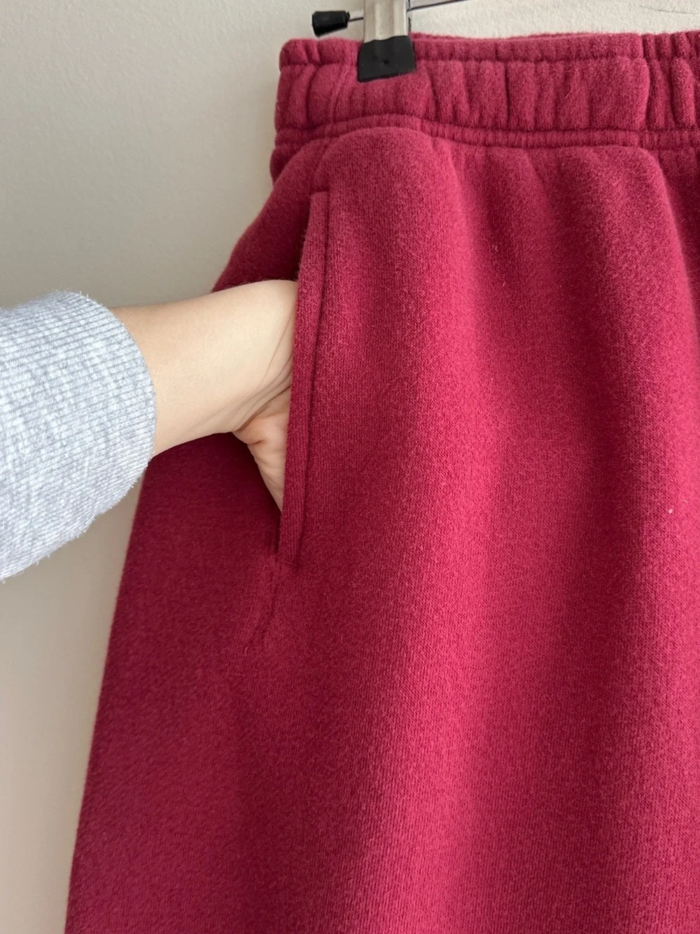 Offline by aerie Joggers, Deep Ruby, Cozy Comfy Pants, Size Small - Picture 8 of 14